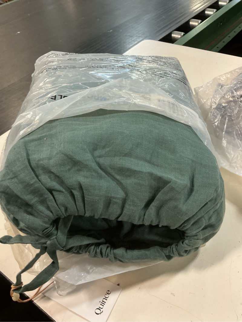 Condition photo showing Good Condition for european linen sheet set, cal king, ocean