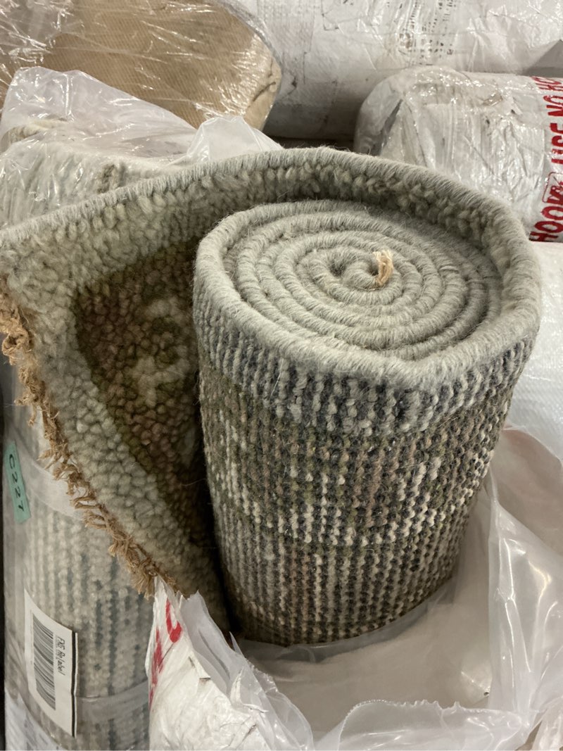 Condition photo showing New/Like New for quinse saoirse hand-knotted wool rug(size: 3' x 5')