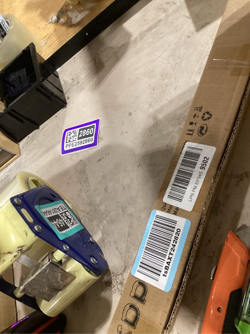 https://lotting-media.assets.bidfta.com/lotting_5b1147a2-5112-4ba4-bd21-e77f166ecaef