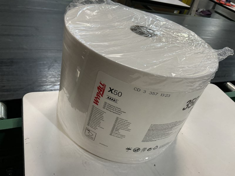 Condition photo showing Good Condition for wypall x50 disposable cloths (35015)  jumbo roll  9.8 x 13.4  white  1 100 sheets per roll