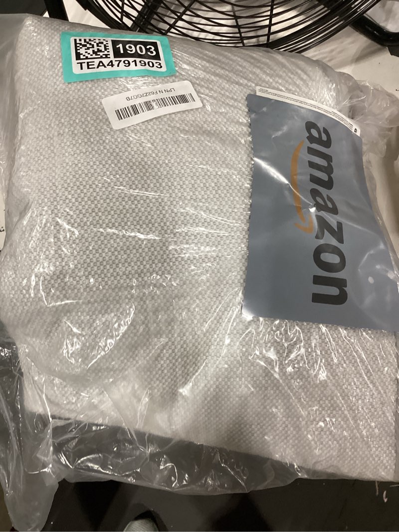 Condition photo showing New/Like New for arotive bathroom rugs 59x20, extra soft absorbent shaggy chenille bath rugs, machine washable rubber backing bath mats for bathroom floor tub and shower, home decor accessories,light grey light grey rectangular 59" x 20"