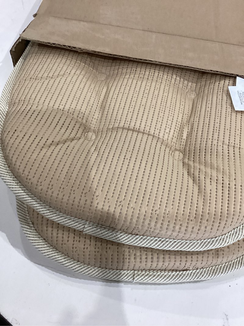 Condition photo showing Good Condition for gripper non slip 15  x 16  venus natural chair cushion