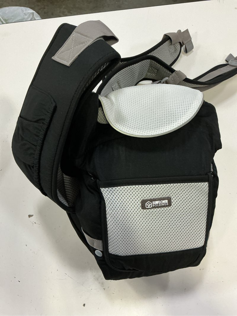 Condition photo showing Good Condition for baby hip carrier with detachable hip seat and head support, ergonomic baby carrier m-shape design for newborn to toddler, adjustable shoulder straps, bottle holder & storage pocket