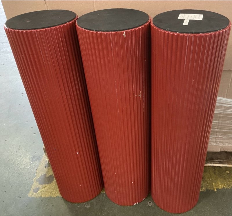 Dark red decoration cylinder of such size 2F.4 x 0.7.5