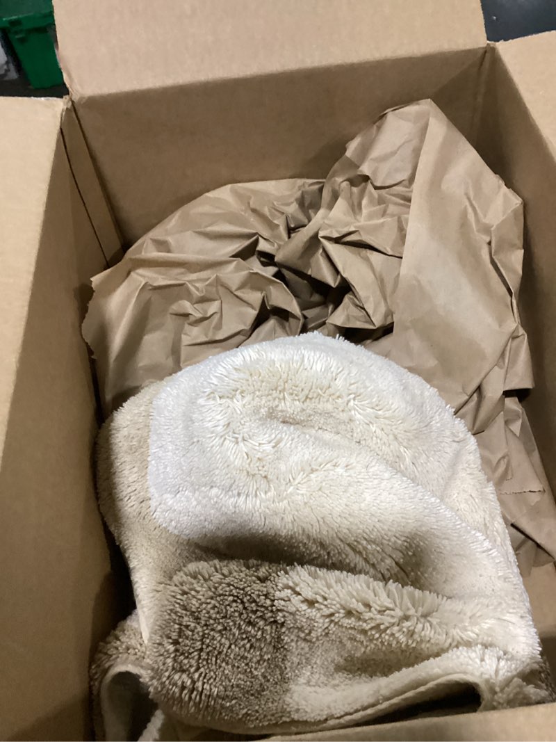 Condition photo showing Good Condition for House of Noa Bath Mat – 100% Plush Cotton Non Slip Luxury Bathroom Rugs Washable – Soft Handmade Absorbent Bath Mat for Bathroom Floor, Vanity, or Tub-Side Use – Harper Au Lait 21x34 Au Lait 1'9" x 2'10" (Rectangular)