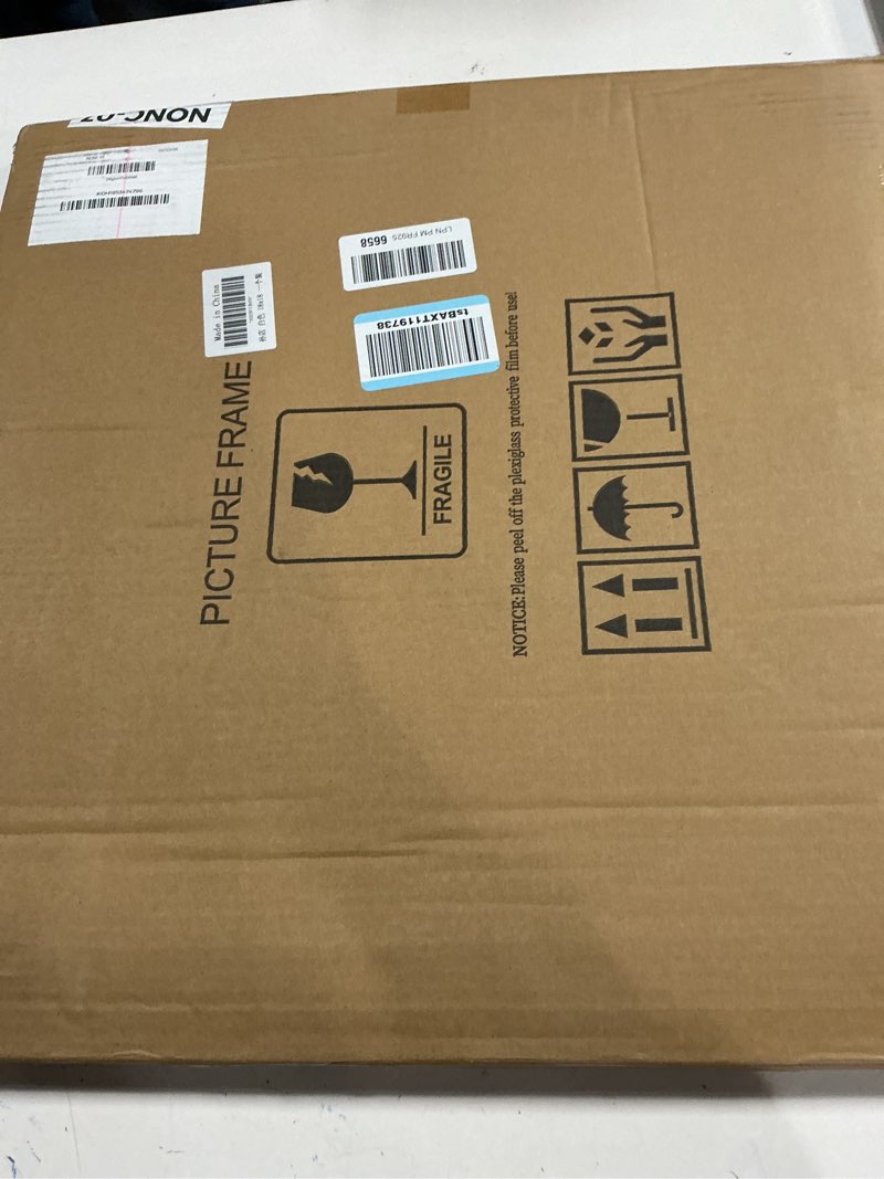 Condition photo showing New/Like New for 18x18 white picture frame mat for 14x14 photo wall mounting poster frame-1pcs white 18x18