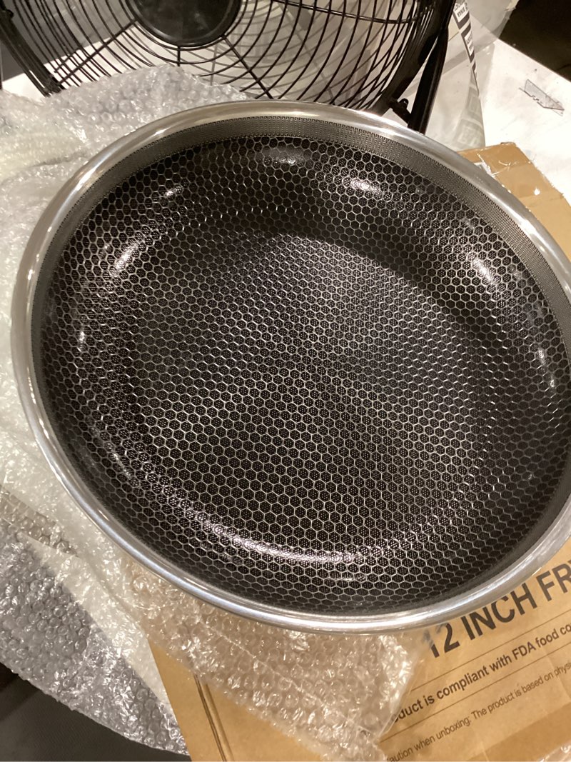 Condition photo showing Good Condition for non stick frying pans, 12 inch hybrid baking pans with lid | stainless steel pan,cooking egg skillet pan, induction & oven-safe, pfoa/pfas/ptfe free stainless steel 1-pc-12" w/lid