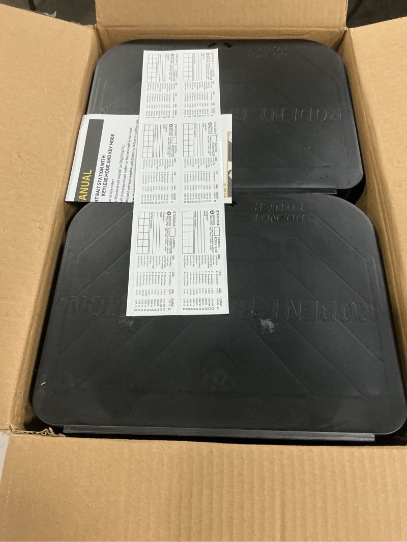 Condition photo showing New/Like New for rat station box with 1 key, complete rodent solution keeps rats away, pet & child-safe, lock & key available, reusable & long-lasting, indoor & outdoor, 6 pack 6pcs black