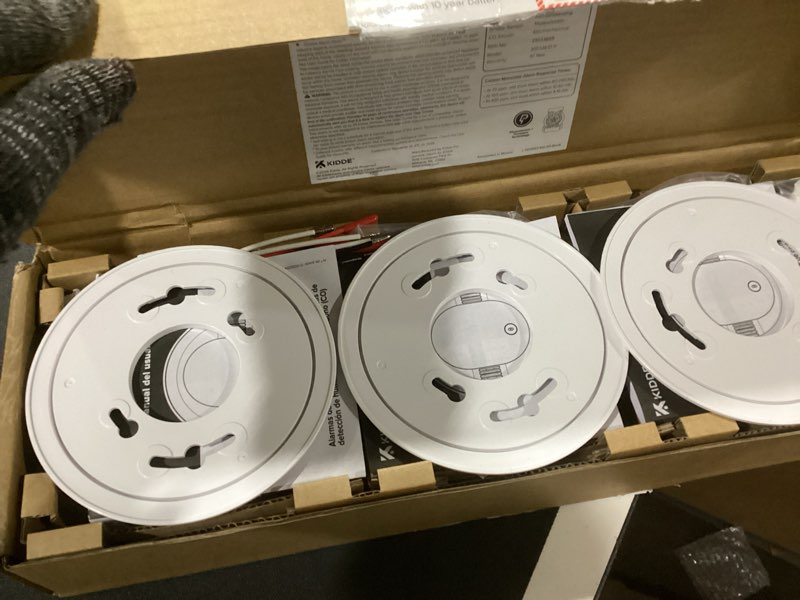 Condition photo showing Good Condition for Kidde Hardwired Smoke & Carbon Monoxide Detector for Home, Voice Alerts, 10-Year Battery Backup, 3-Pack 3 Pack