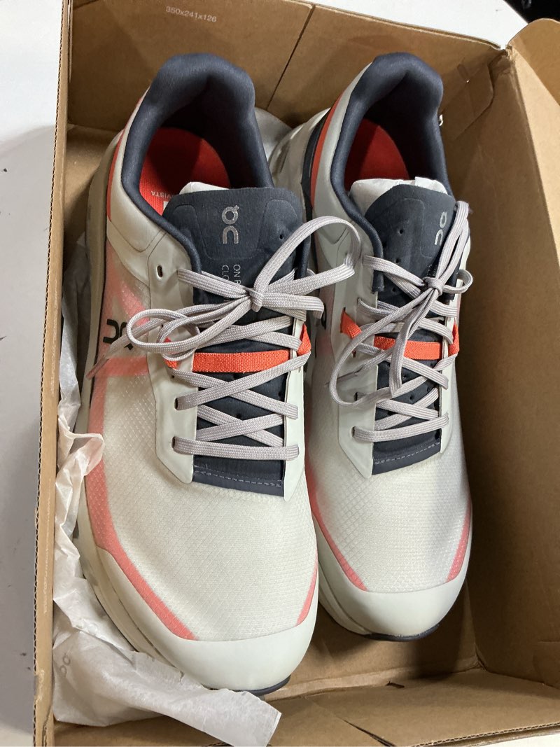 Condition photo showing New/Like New for on mens cloudvista 2 10.5 ice/flame