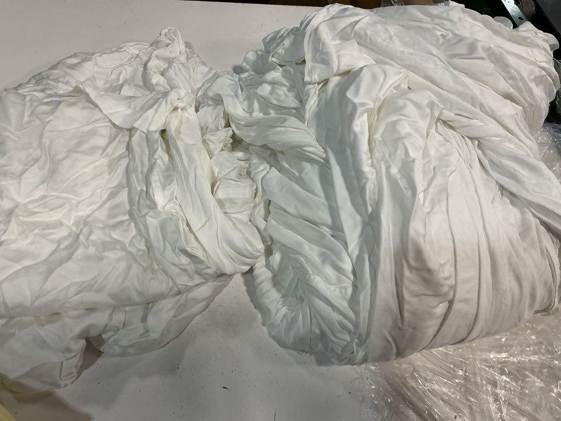Condition photo showing Good Condition for quince bamboo duvet cover set king size white 