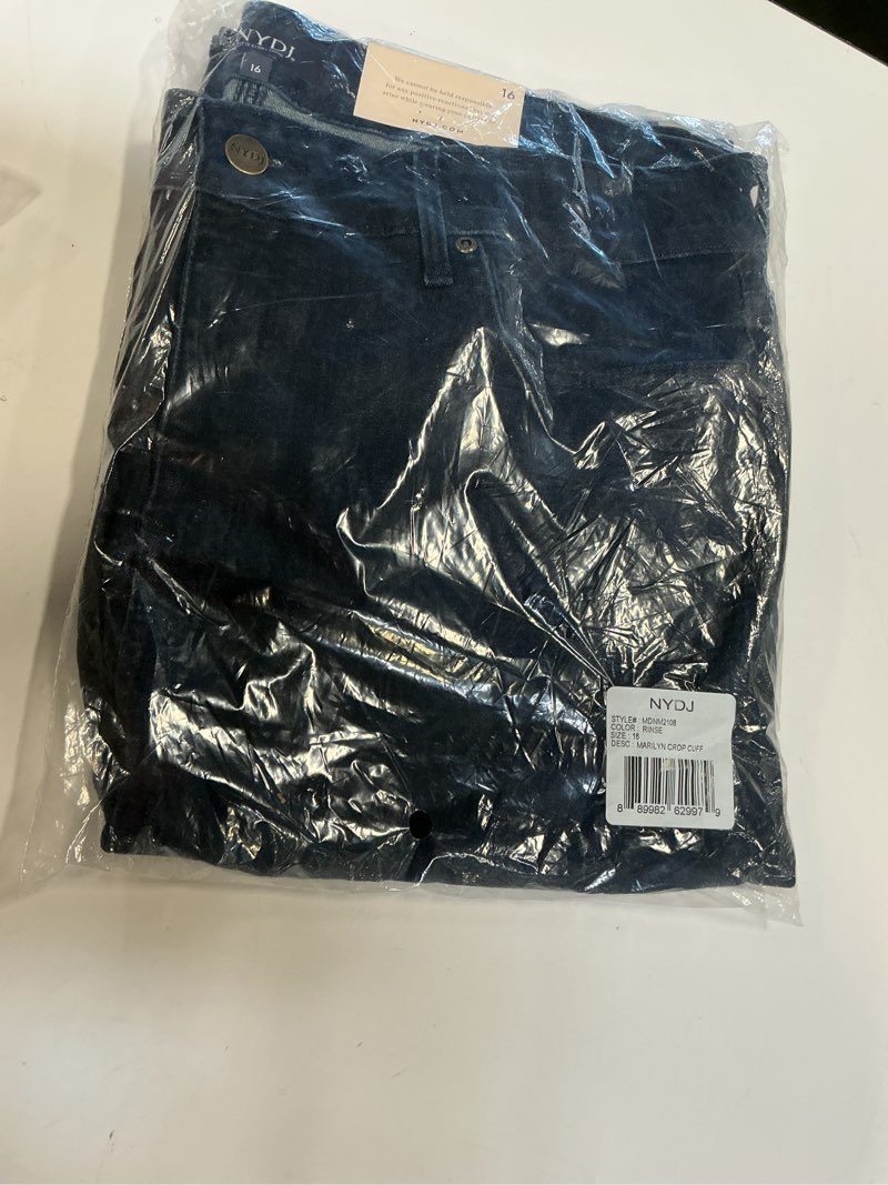 https://lotting-media.assets.bidfta.com/lotting_5b709d9f-ead1-4f63-bdae-3bc1655ff167