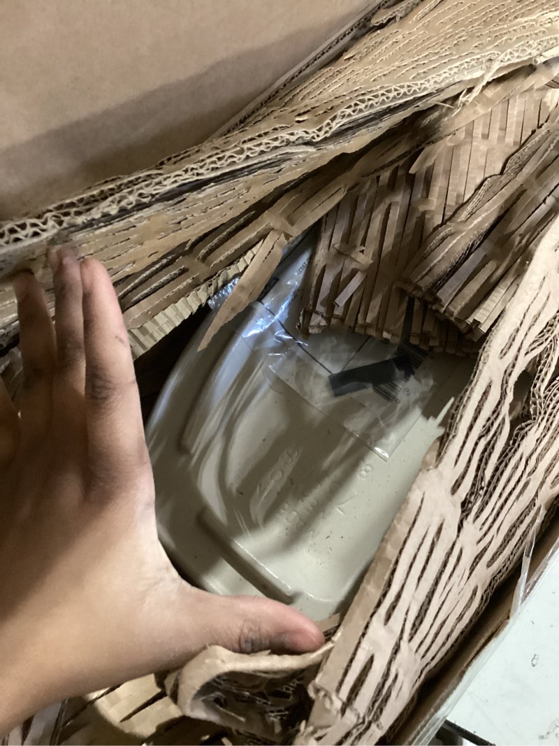 Condition photo showing Good Condition for american standard 735158-400.020 studio replacement toilet tank lid, white