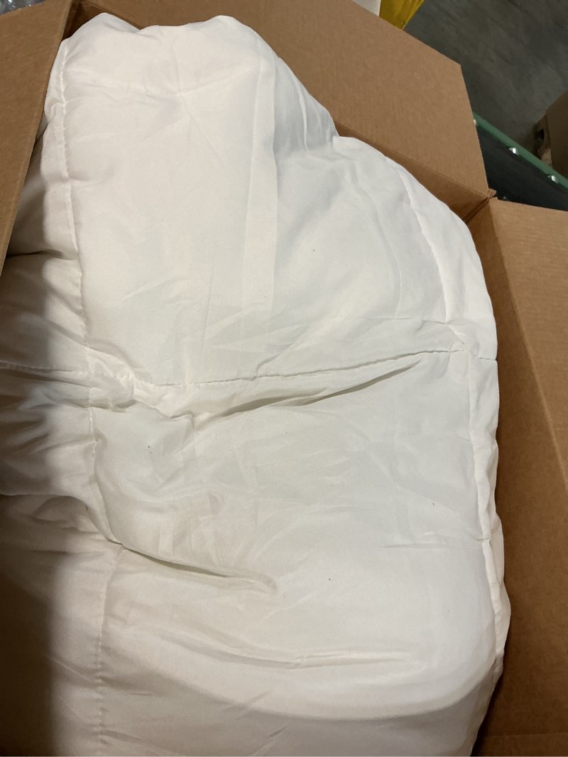 Condition photo showing As Is for DOWNCOOL Comforters Oversize King Size, White All Season Duvet, Lightweight Quilt, Down Alternative Hotel Comforter (White, Oversize King 116x98 Inches) Lightweight Comforter Oversized King White