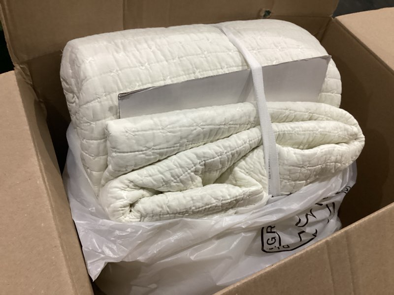Condition photo showing Good Condition for levtex home - cross stitch quilt set - 100% cotton - king quilt (106x92in.) + 2 king shams (36x20in.) - cream quilt - king cream