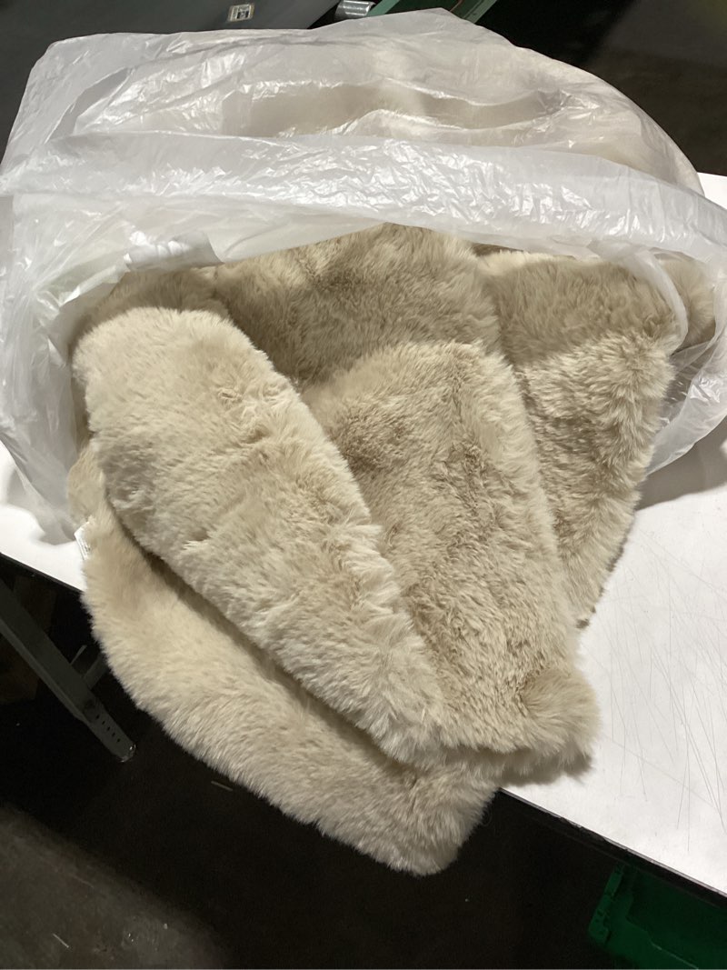 Condition photo showing Good Condition for OLANLY Area Rugs for Living Room Bedroom, Machine Washable 4x5.9 ft Soft Fluffy Shaggy Bedside Rug, Indoor Floor Carpet for Kids Girls and Boys, Dorms, Nursery Rooms, Home Decor Aesthetic, Beige 4x5.9 ft Beige