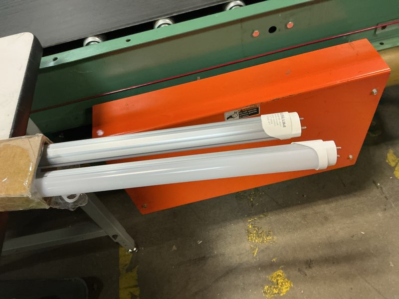 Condition photo showing As Is for fluorescent light bulbs 48 inch, t8 led bulb 4 foot type a+b replacement for f32t8 or f40t12 tube, 24w 3200lm 5000k daylight, double or single end powered, 2-pack 5000k 2 pack