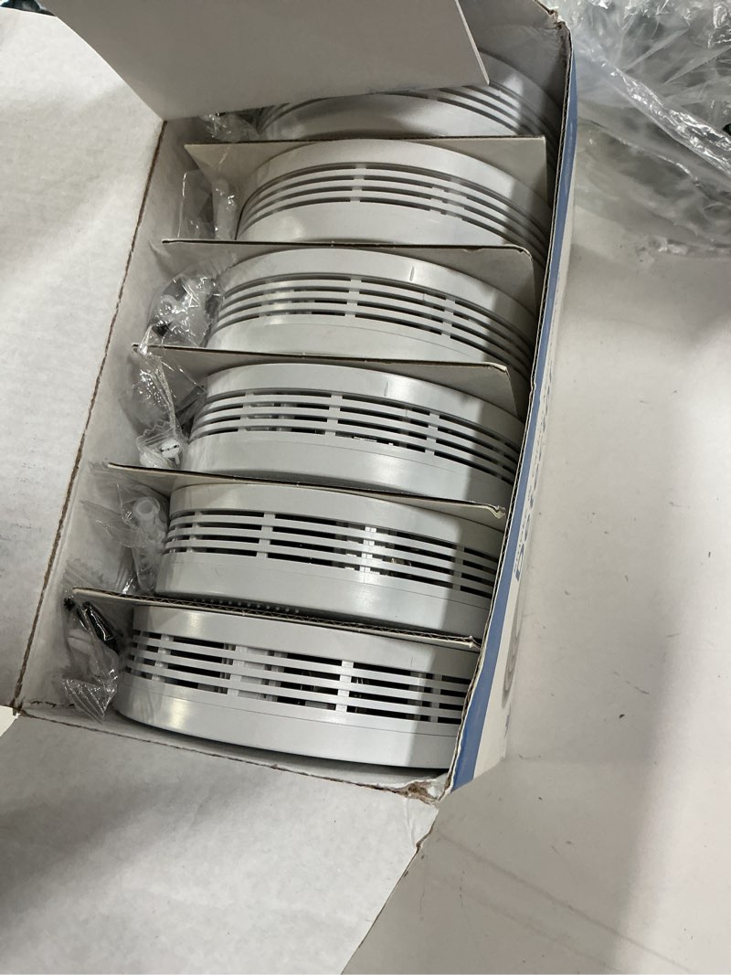 Condition photo showing Good Condition for Interconnected Smoke and Carbon Monoxide Detector, 10-Year Battery Wireless Interlinked Smoke & CO Alarm with Dual Sensors, Home Fire & CO Safety Protection (6Pack) 6-Pack