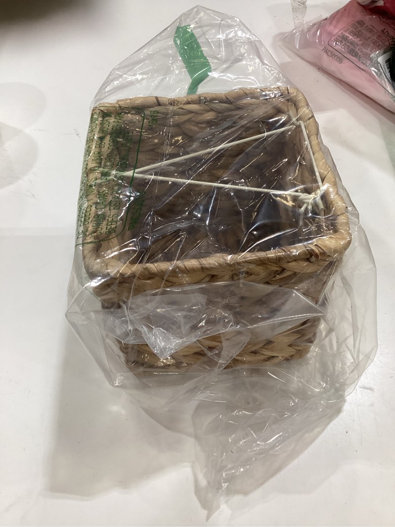 Condition photo showing New/Like New for pinxiury water hyacinth handwoven tissue box cover, natural handmade wicker napkin box holder, handcrafted square facial tissue, rustic decorative on table and bathroom, office, boho decorative water hyacinth single