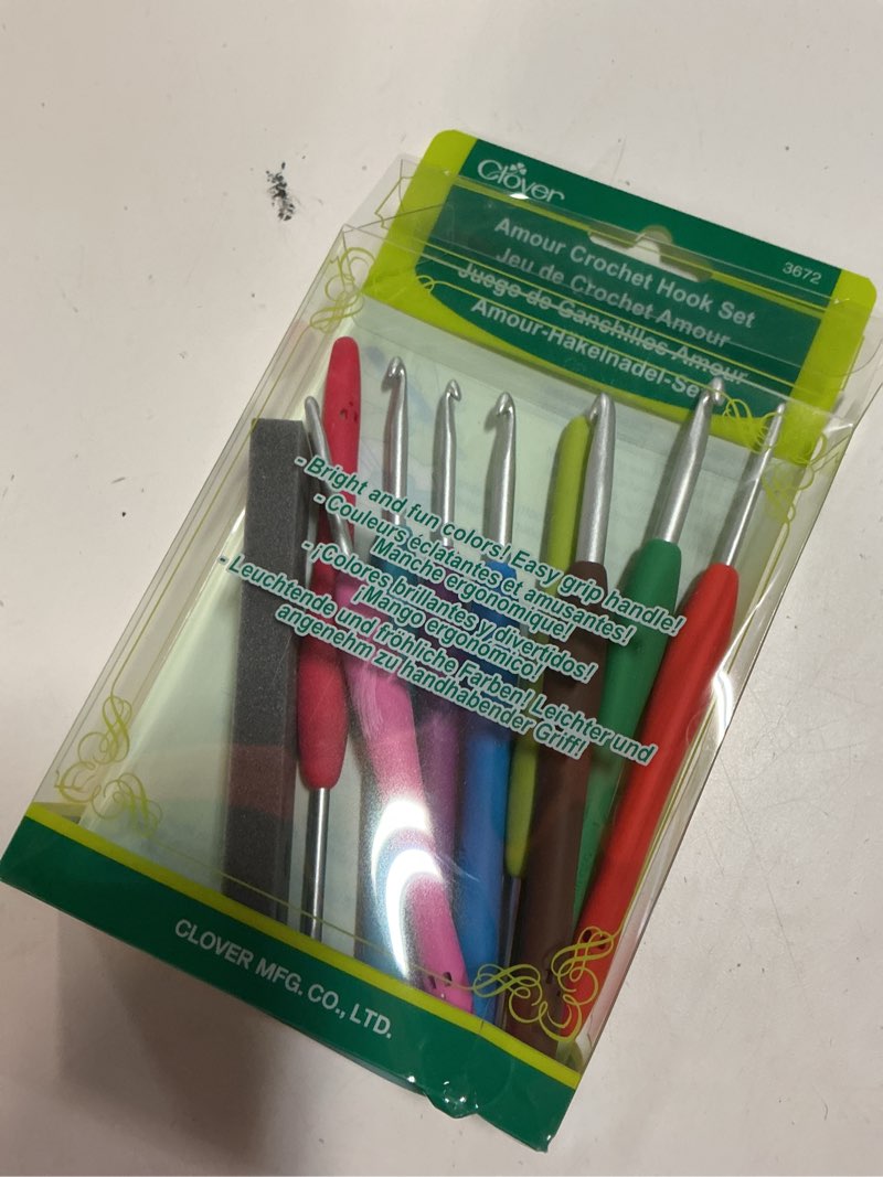 Condition photo showing As Is for clover 3672 amour crochet hook set, 10 sizes