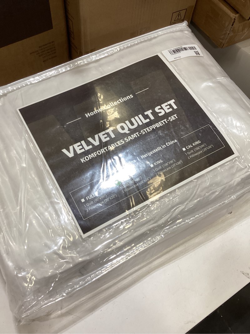 Condition photo showing New/Like New for Home Collections VELVET QUILT SET white queen 