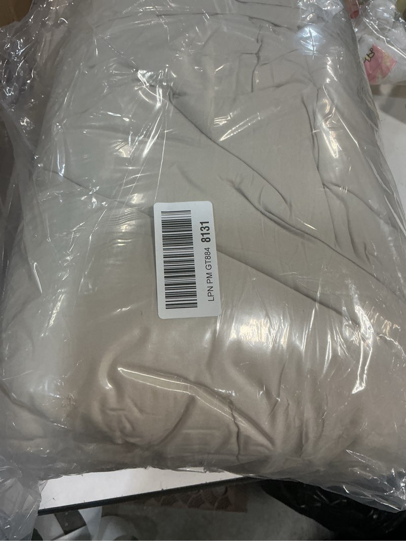 Condition photo showing Good Condition for litanika comforter full size set beige, 3 pieces ruffle lightweight bedding comforter set, fluffy bed set (79x90in comforter, 2 pillowcases) 01 - beige full (79"x90")