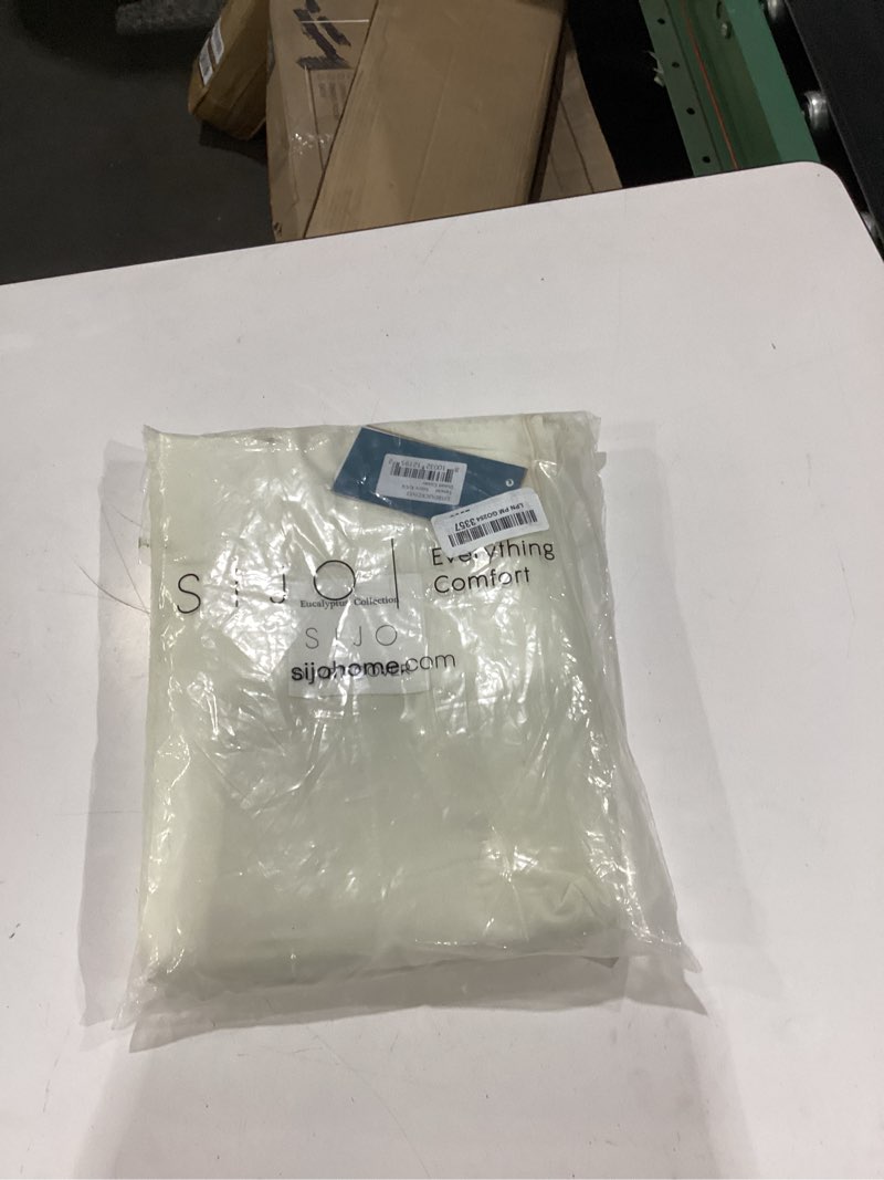 Condition photo showing New/Like New for sijo airyweight tencel duvet cover, 100% lyocell derived from eucalyptus, buttery soft, best cooling sheets by architectural digest (cream, king/cal king 106"x90") cream king/cal king