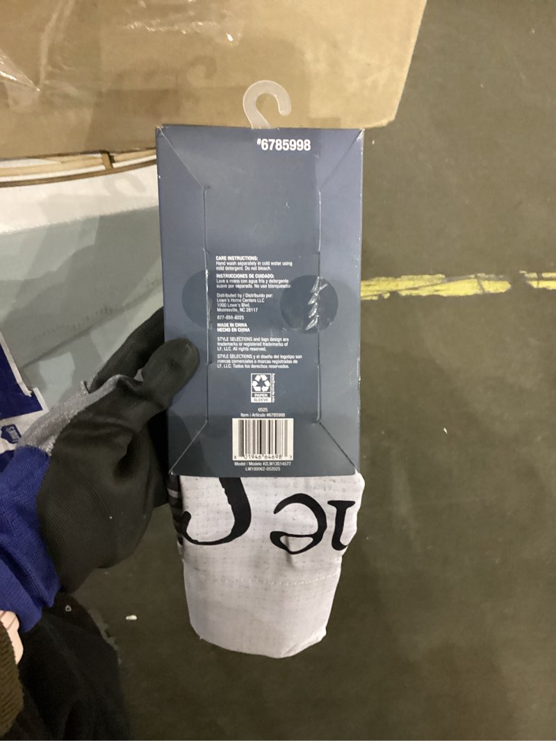 Condition photo showing Good Condition for brand house flag features a gingerbread house design