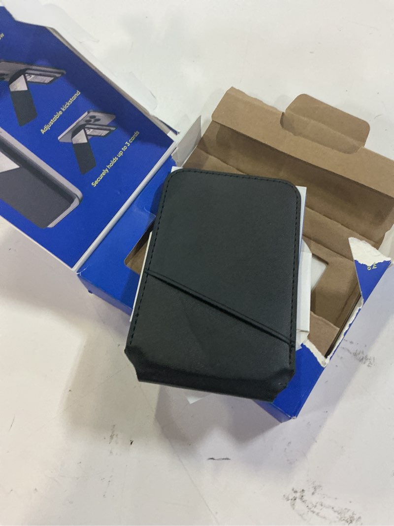 Condition photo showing Good Condition for onn. magsafe compatible universal detachable wallet for smartphones - black