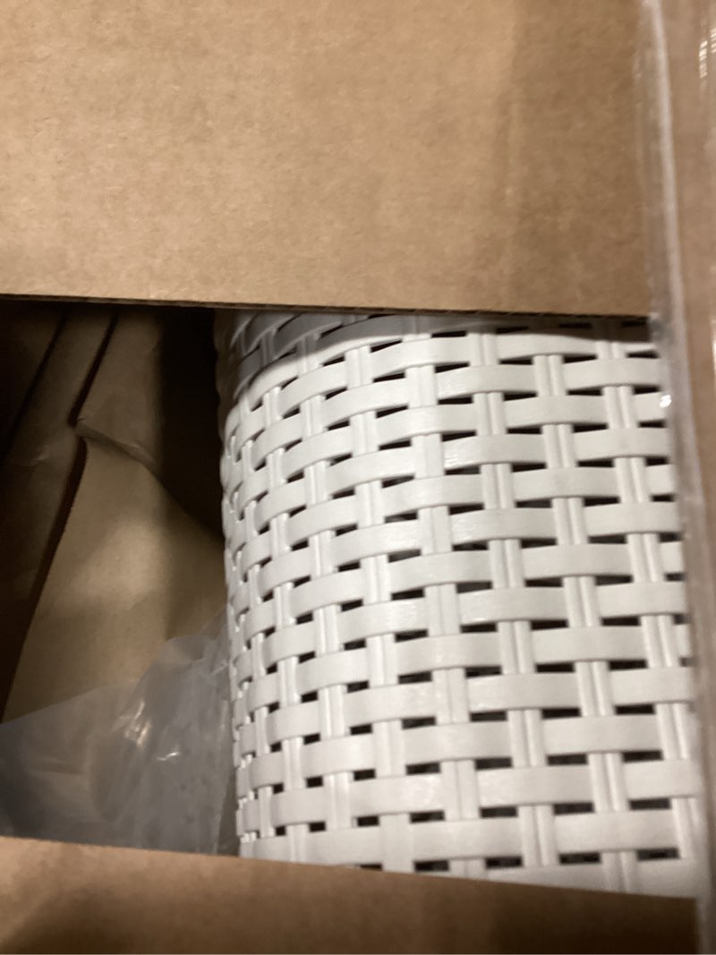 Condition photo showing Good Condition for Mind Reader Slim Laundry Hamper with Lid, 50L Clothes Basket, Premium Wicker Design, Plastic, Ivory