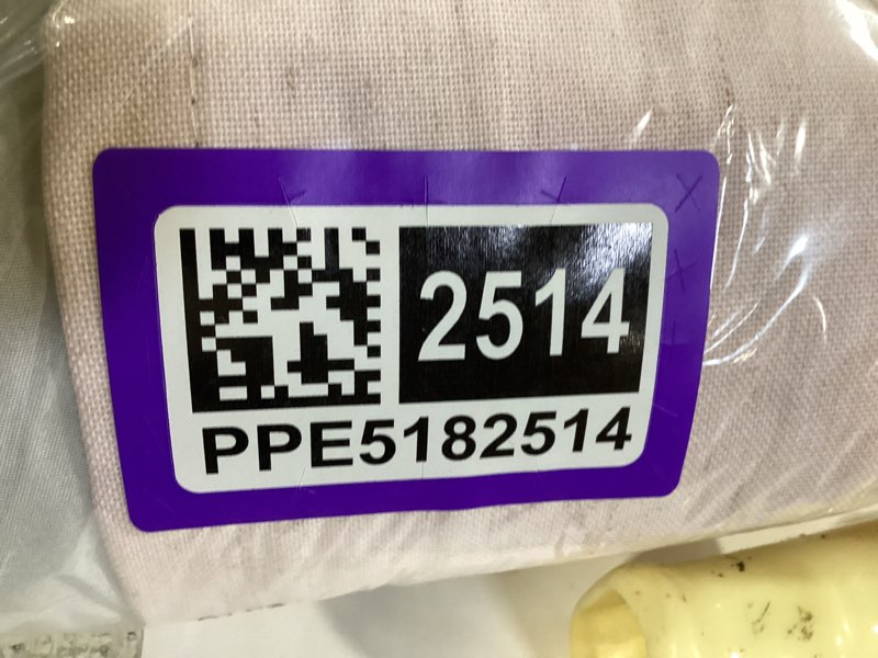https://lotting-media.assets.bidfta.com/lotting_5bd1c6b8-7ac8-41a6-badc-bbe320e45225