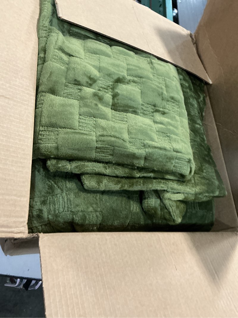 Condition photo showing As Is for WARMDERN Olive Green Velvet Quilt Set Queen Size, Luxury Geometric Check Pattern Quilts Set, Soft Lightweight Bedspread & Coverlet, 3PCS Milk Velvet Bedding Set with 2 Pillow Shams, 90" x 96" Olive Green Queen