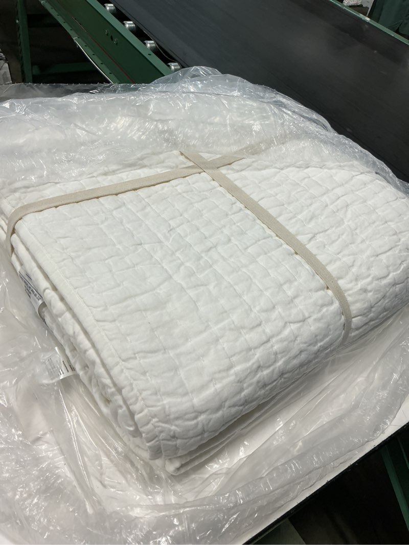 Condition photo showing Good Condition for european linen cotton stitch quilt, king/cal king, white