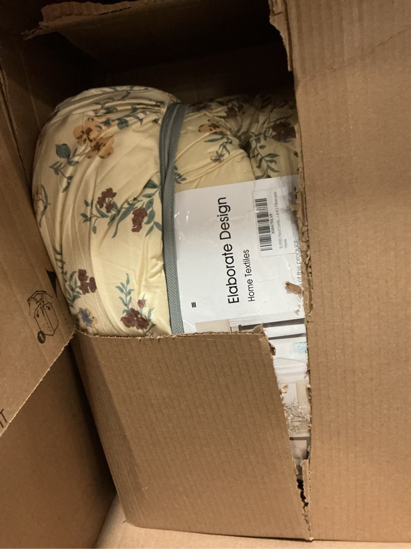 Condition photo showing Good Condition for floral comforter queen set 3 pieces soft cute vintage floral bedding lightweight garden style botanical comforter set for all seasons 1 comforter and 2 pillowcases vintage floral queen(90"x90")