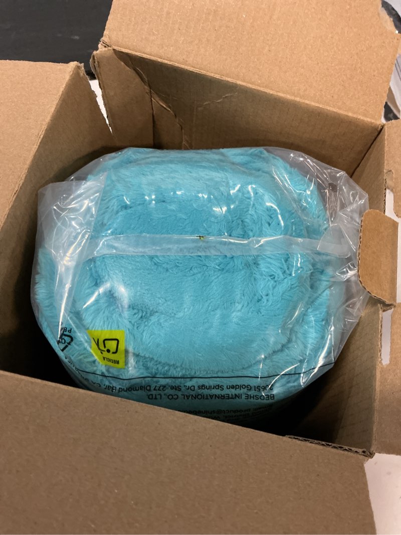 Condition photo showing New/Like New for bedsure teal fleece blanket for couch - super soft cozy twin blankets for women, cute small throws for girls, 60x80 inches teal twin (60" x 80")