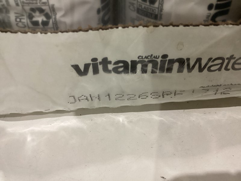 Condition photo showing New/Like New for vitaminwater XXX Açai Blueberry Pomegranate Nutrient Enhanced Flavored Water Beverage, 20 fl oz Bottles, 12 Pack XXX Açai Blueberry Pomegranate 20 fl oz (Pack of 12)