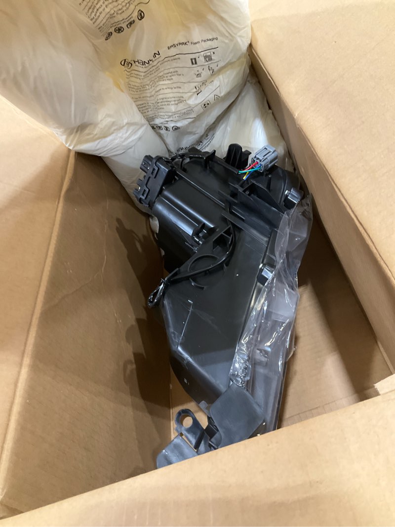 Condition photo showing Good Condition for huray halogen headlight assembly for mazda 3 2014 2015 2016 rh projector headlamp w/bulbs oe factory replacement for ma2503144 right passenger side rh(passenger side)