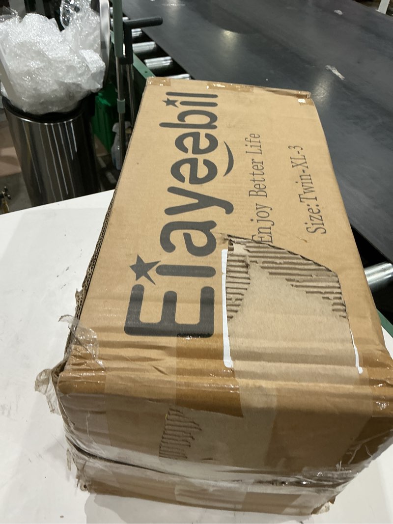 Condition photo showing Good Condition for eiayeebil mattress size twin