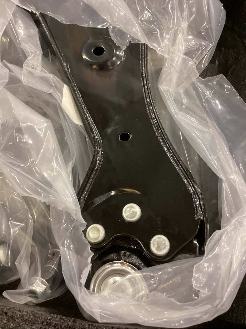 Condition photo showing New/Like New for BDFHYK Front Lower Control Arm 4pcs,with Ball Joint Compatible with 2010-2017 Chevrolet Equinox, 2010-2017 GMC Terrain K623582 K623583 K750188 K750189