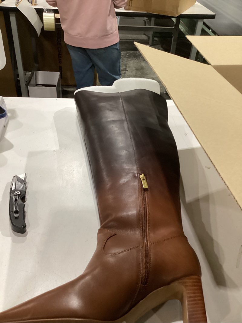 Condition photo showing As Is for Vince Camuto womens Shalie4 12 Wide Chocolate Fade Leather