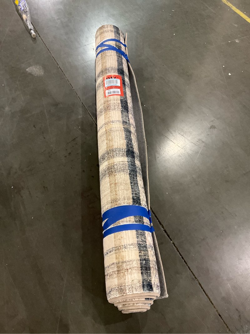 Condition photo showing Good Condition for Loloi Chris Loves Julia x Loloi Humphrey Collection HUM-02 Ivory/Multi 5'-0" x 7'-0" Area Rug feat. CloudPile Ivory / Multi 5'-0" x 7'-0"