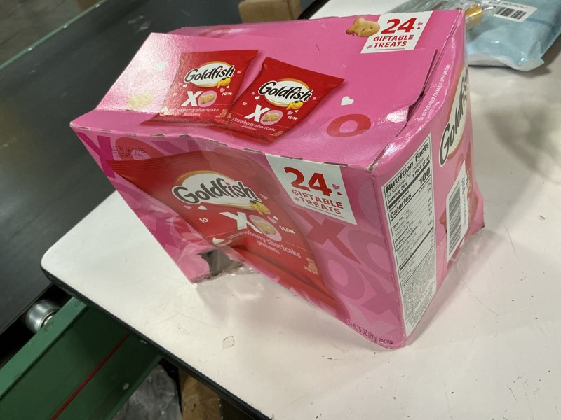 Condition photo showing Good Condition for (Sell by 06/14/26)Goldfish Valentine's Day Strawberry Shortcake Flavored Baked Graham Snacks, 24 Count 0.75 Oz
