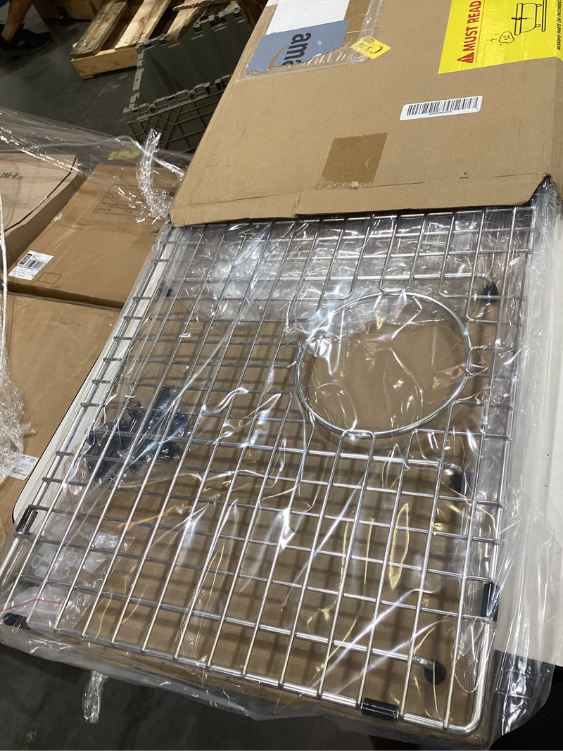 Condition photo showing Good Condition for serene valley sink grid 19" x 14-1/8", rear drain with corner radius r 3/8", svh1914r