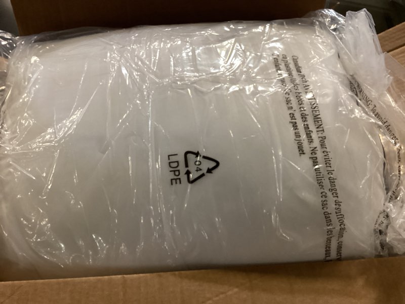 https://lotting-media.assets.bidfta.com/lotting_5c2fda84-56df-4283-a514-73f94288c7b0