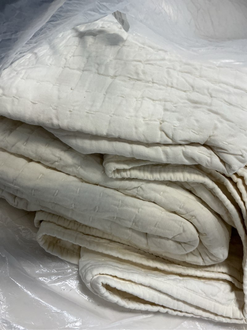 Condition photo showing Good Condition for european linen cotton stitch quilt set, king/cal king, ivory