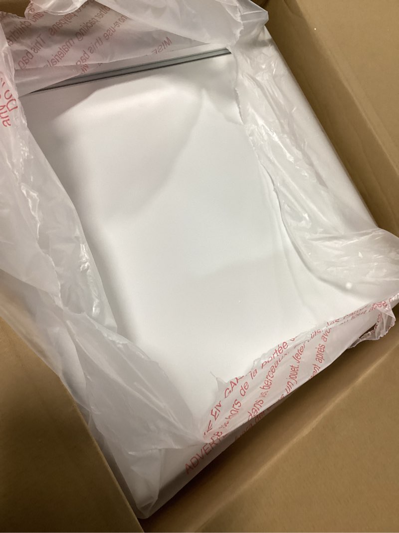 Condition photo showing Good Condition for Magic Chef 3.2 cu. ft. Refrigerator