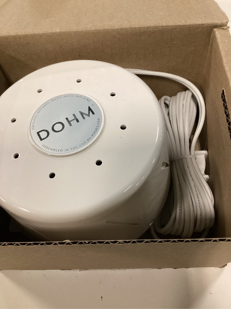 Condition photo showing Good Condition for yogasleep - dohm classic natural sound machine - white
