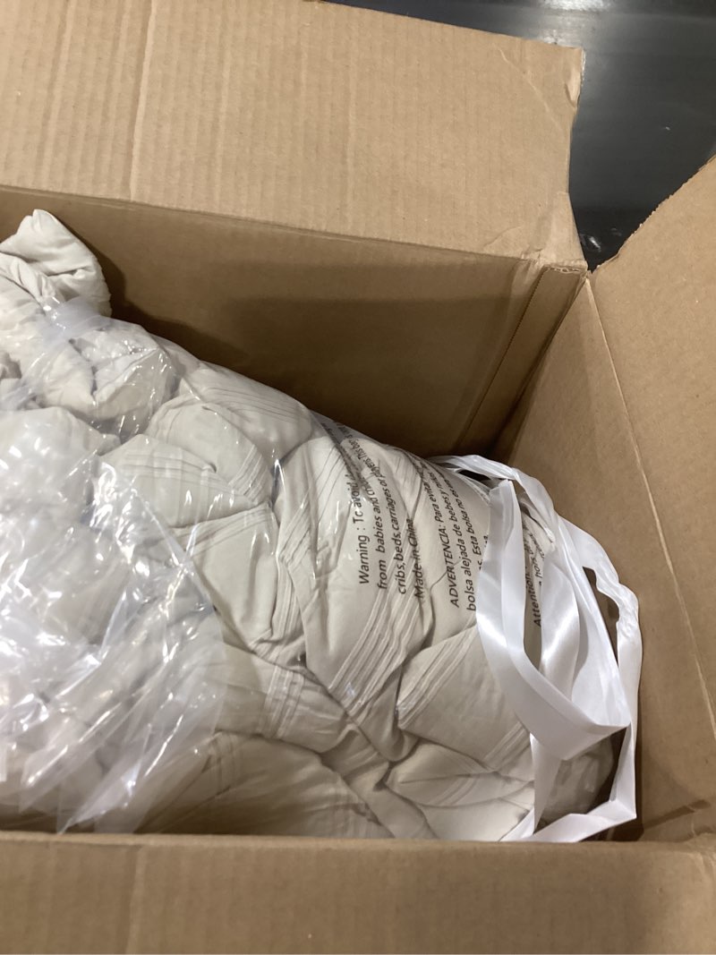 Condition photo showing Good Condition for Madison Park Essentials Striped Comforter Set King, 7 Pieces Modern Minimalist Jacquard Bedding Set for All Season, Bed in A Bag with Sheet Set and Soft Brushed Reverse, Lightweight Neutral King Neutral