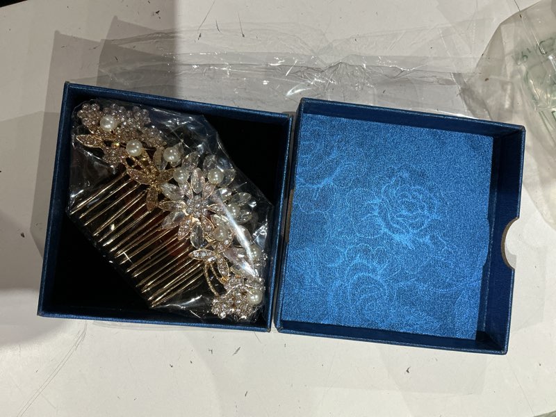 Condition photo showing New/Like New for hapibuy crystal wedding hair comb bridal hair comb with pearl wedding headpiece for party wear golden hair accessory