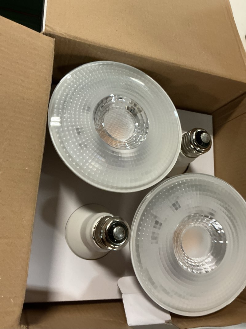 Condition photo showing Good Condition for youtime par38 flood light bulbs outdoor/indoor, 15w(150w equivalent) led bulb waterproof spot light bulb,dimmable,3000k soft white,4pack 4 count (pack of 1) par38 soft white